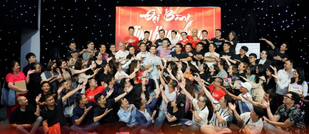 Khoa Bùi cùng cộng đồng doanh nhân