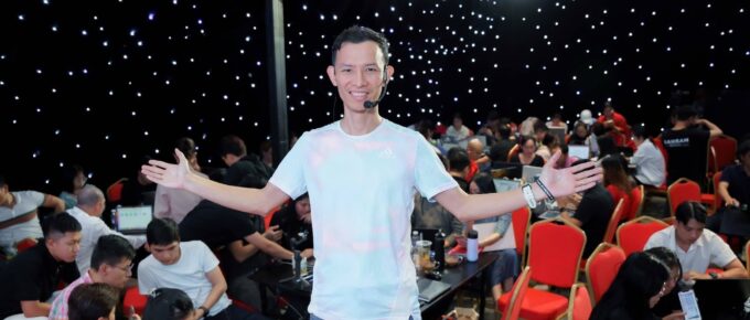 Khoa Bùi chia sẻ trước cộng đồng doanh nhân