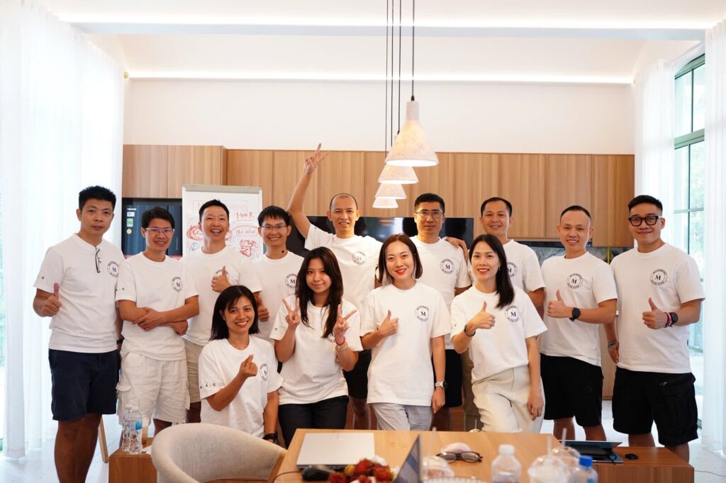 Cả lớp Mastermind Elite Club chụp chung ngày cuối khoá ở Phú Quốc
